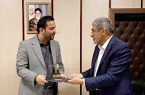 نشان «سفیر سلامت» به مدیرعامل سازمان منطقه آزاد کیش اعطا شد