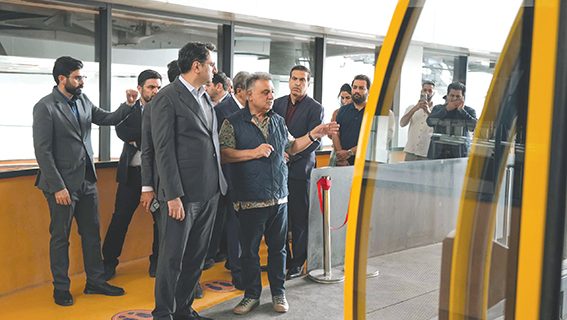بازدید مدیرعامل منطقه آزاد کیش از میکا مال