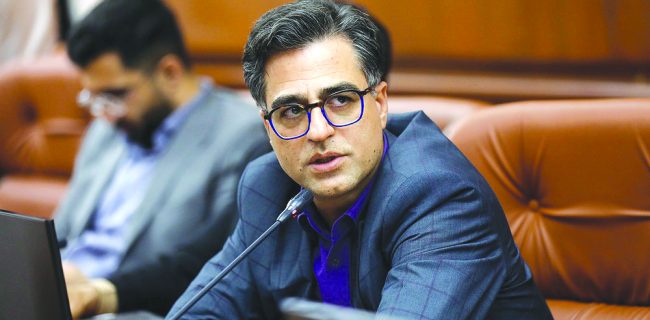 هر فعال اقتصادی کیش می تواند یک خودرو  وارد کند