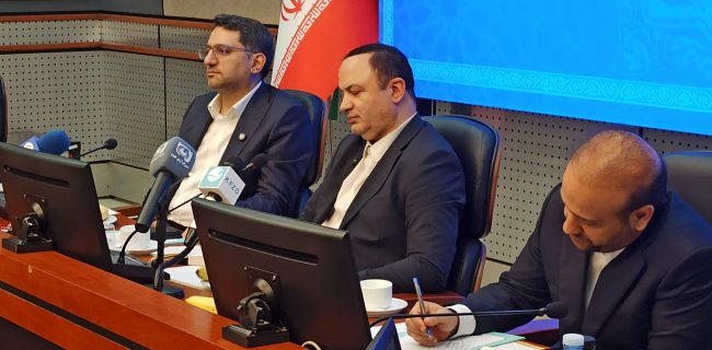 نشست دبیر شورایعالی مناطق آزاد با فعالان اقتصادی و بخش خصوصی